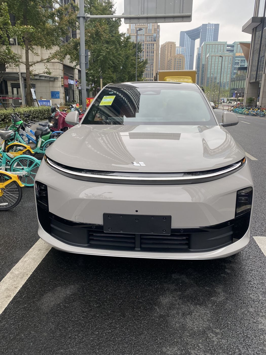 wpk官网 MEGA 高压纯电 MPV